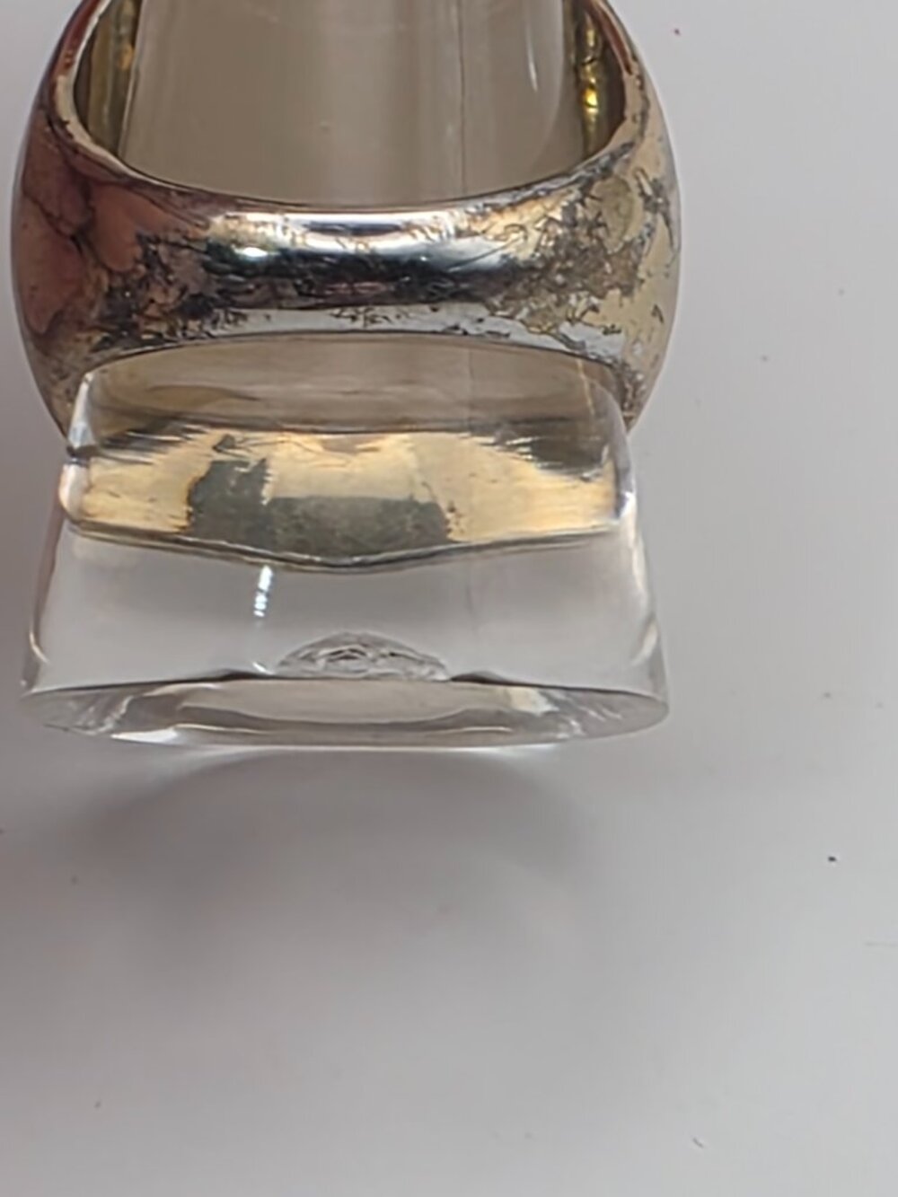 Premier Designs Avery Gold Tone Mother of Pearl Rhinestone Ring Size 10 - Picture 2 of 7